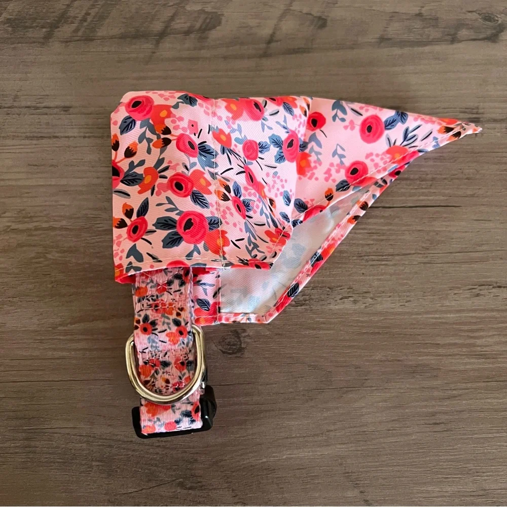 Dog Collar Bandana Set Pink Floral NEW Size M Medium /Large Puppy Animal